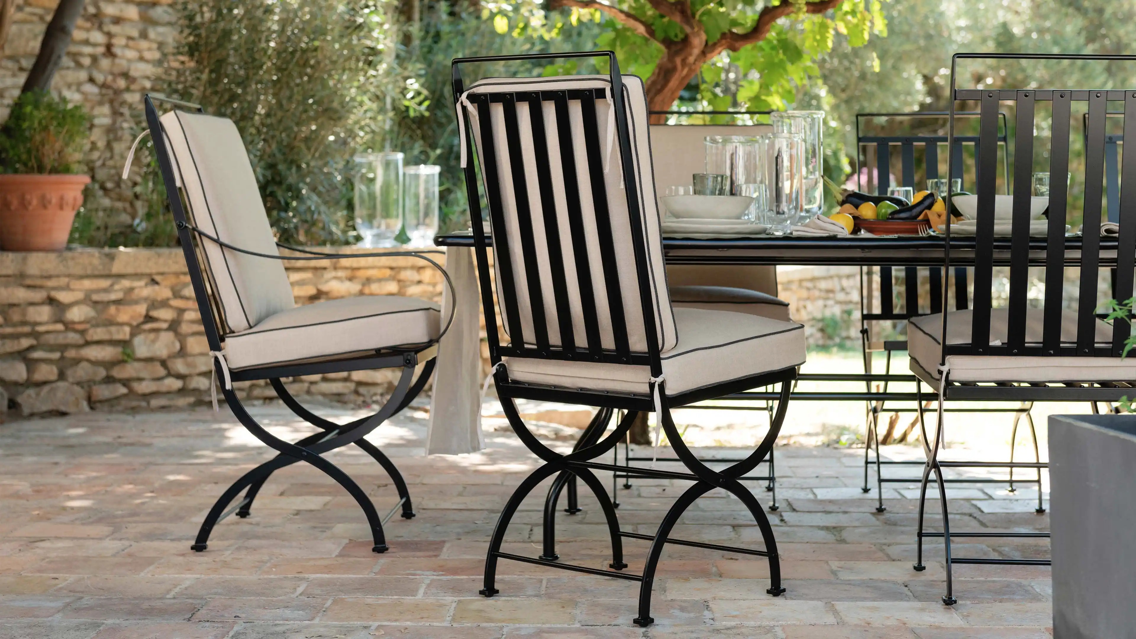 iconic-communication-herve-baume-fer-forge-mobilier-site.webp